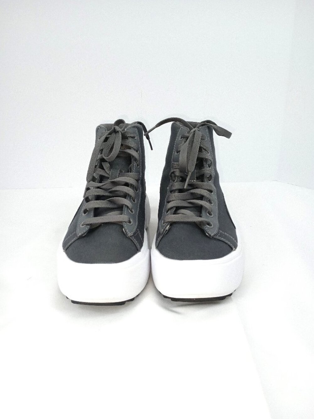 Puma Women’s Size 8.5 Gray Mid Top Platform Sneakers Lace Up Casual